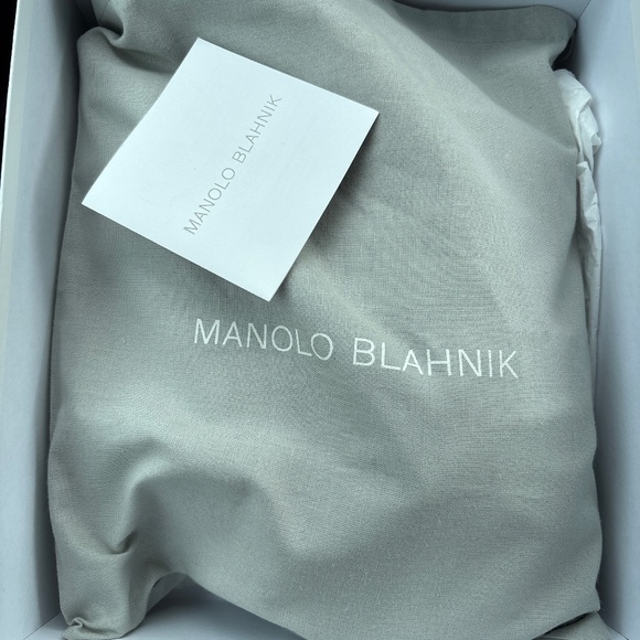 Manolo Blahnik - Picture 2 of 6